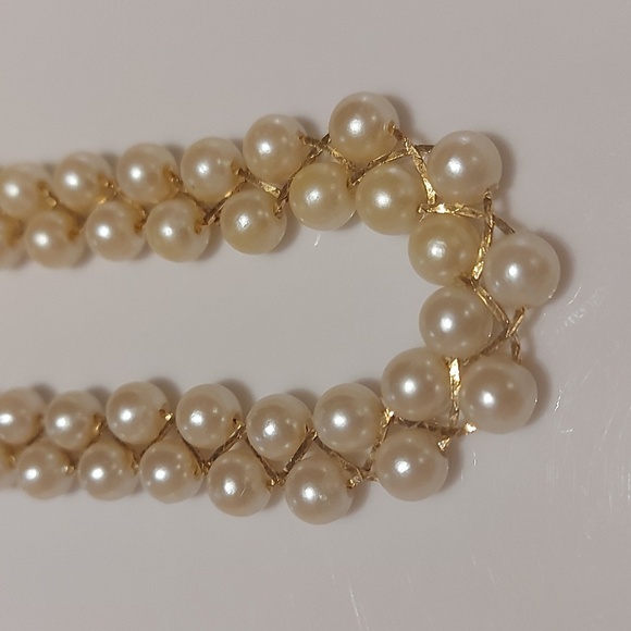 Vibtage Avon faux pearl necklace - Picture 6 of 6
